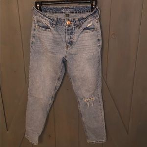 Boyfriend cut jeans.